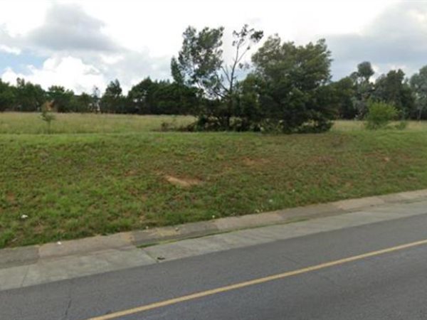 1.7 ha Land available in Weltevreden Park