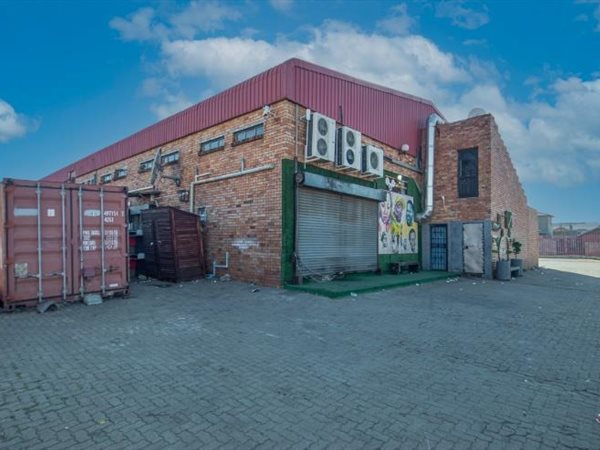 1 330 m² Retail Space in Dobsonville